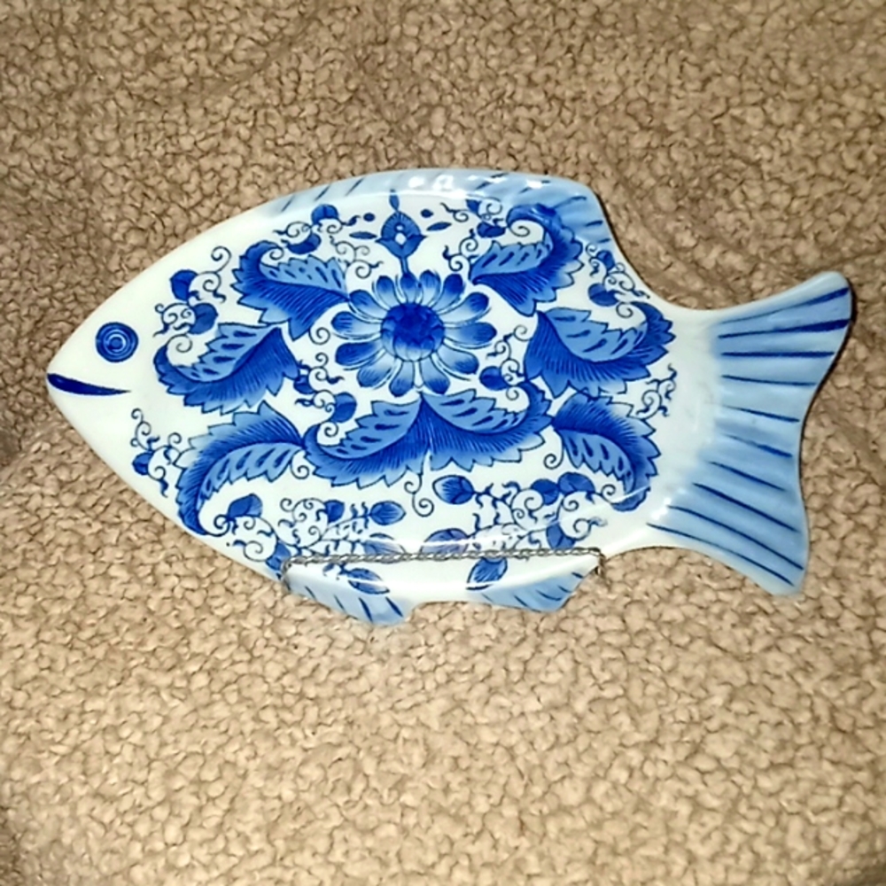 Beautiful nautical fish plate